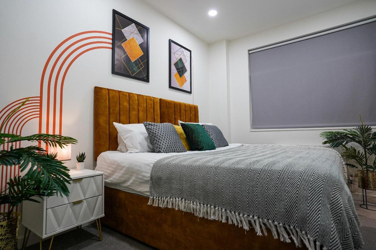 Spacious Luxury In Stevenage, Sleeps 6, With Free Parking, And Free Wi-fi Apartment