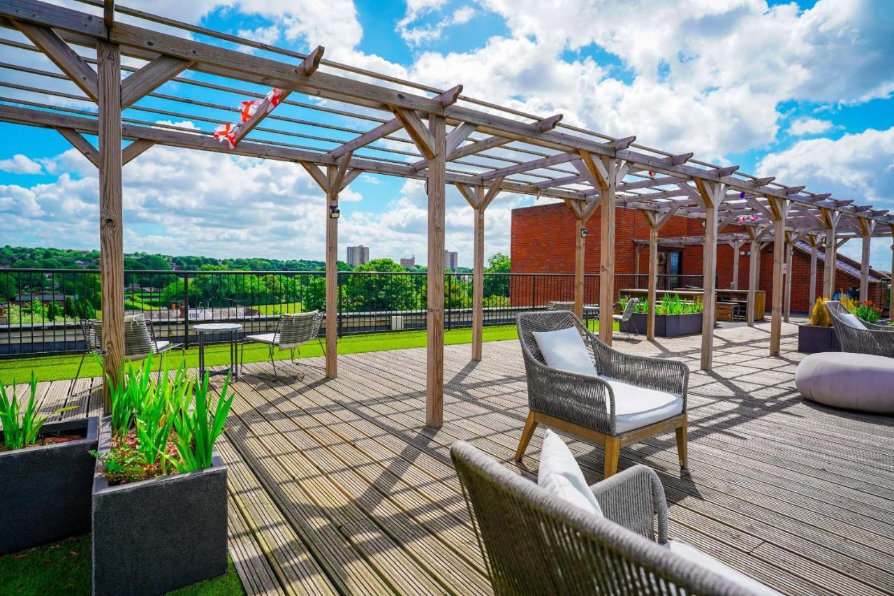 Apartment Spacious Luxury In Stevenage, Sleeps 6, With Free Parking, And Free Wi-fi *
